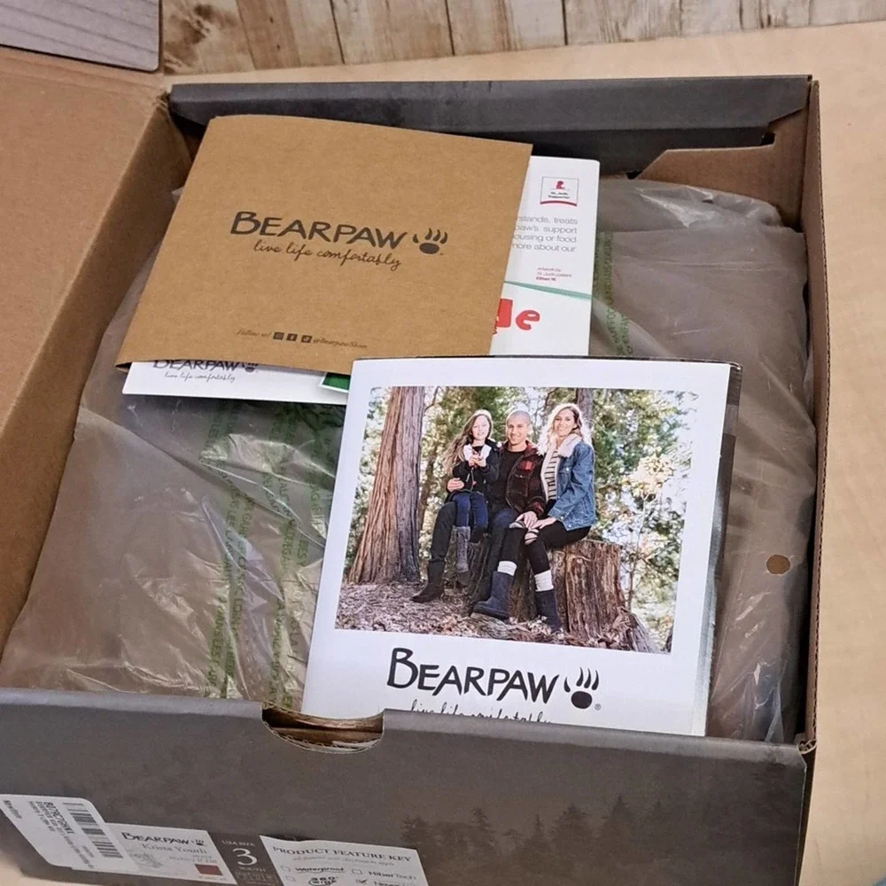 BEARPAW Krista Youth Boots in Hickory Size 3